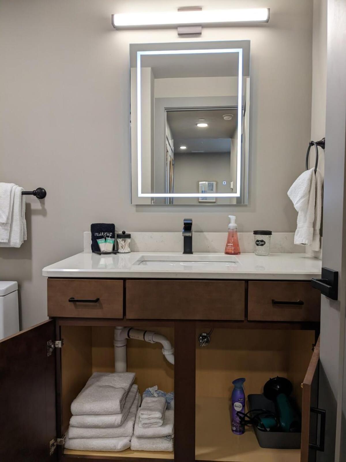 Modern Condo 210 Just Blocks From Lake Michigan Traverse City Esterno foto